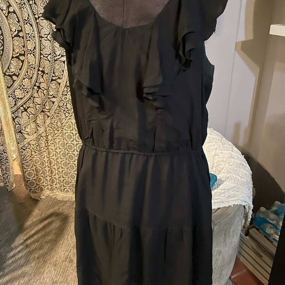 Sleeveless cotton/polyester black dress by Gap. ❤️